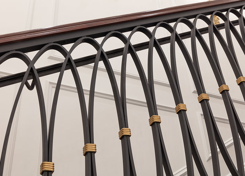 درابزين حديد مع كوبستة خشب موديل 120